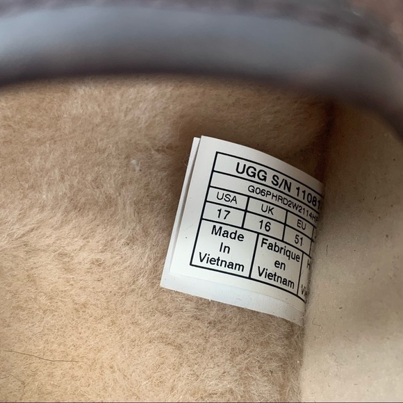 UGG Dex Moc Toe Water Resistant Leather Loafer - Picture 13 of 14